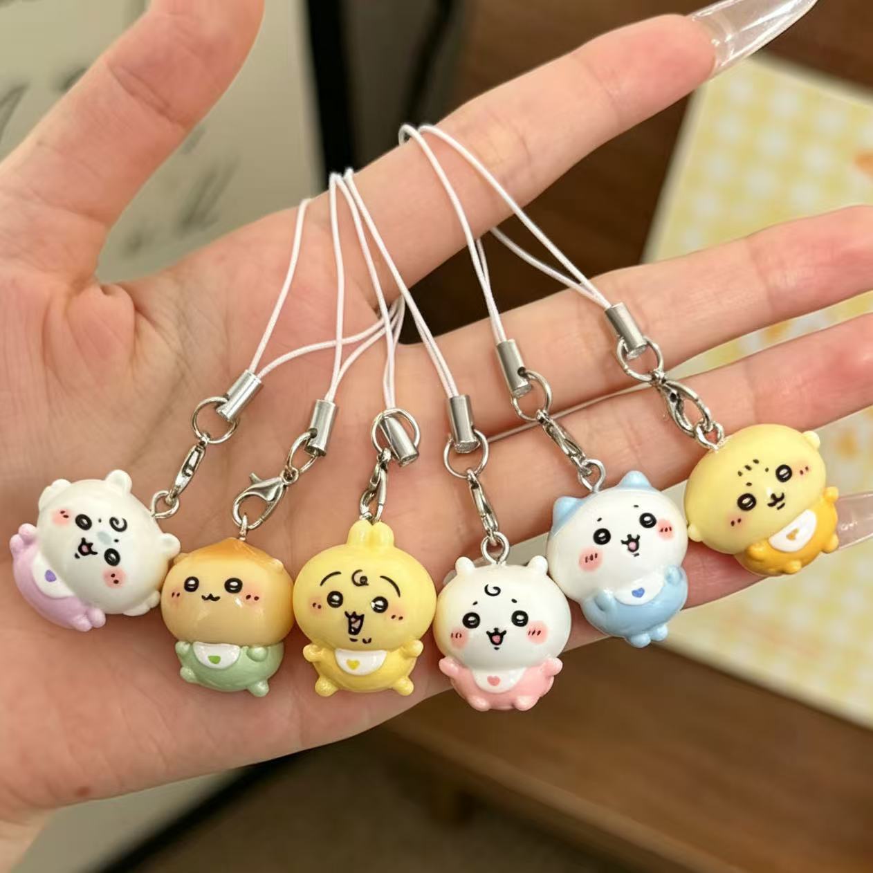 Resin Art Keychain - Urocza Mała Zawieszka z Żywicy, Słodki